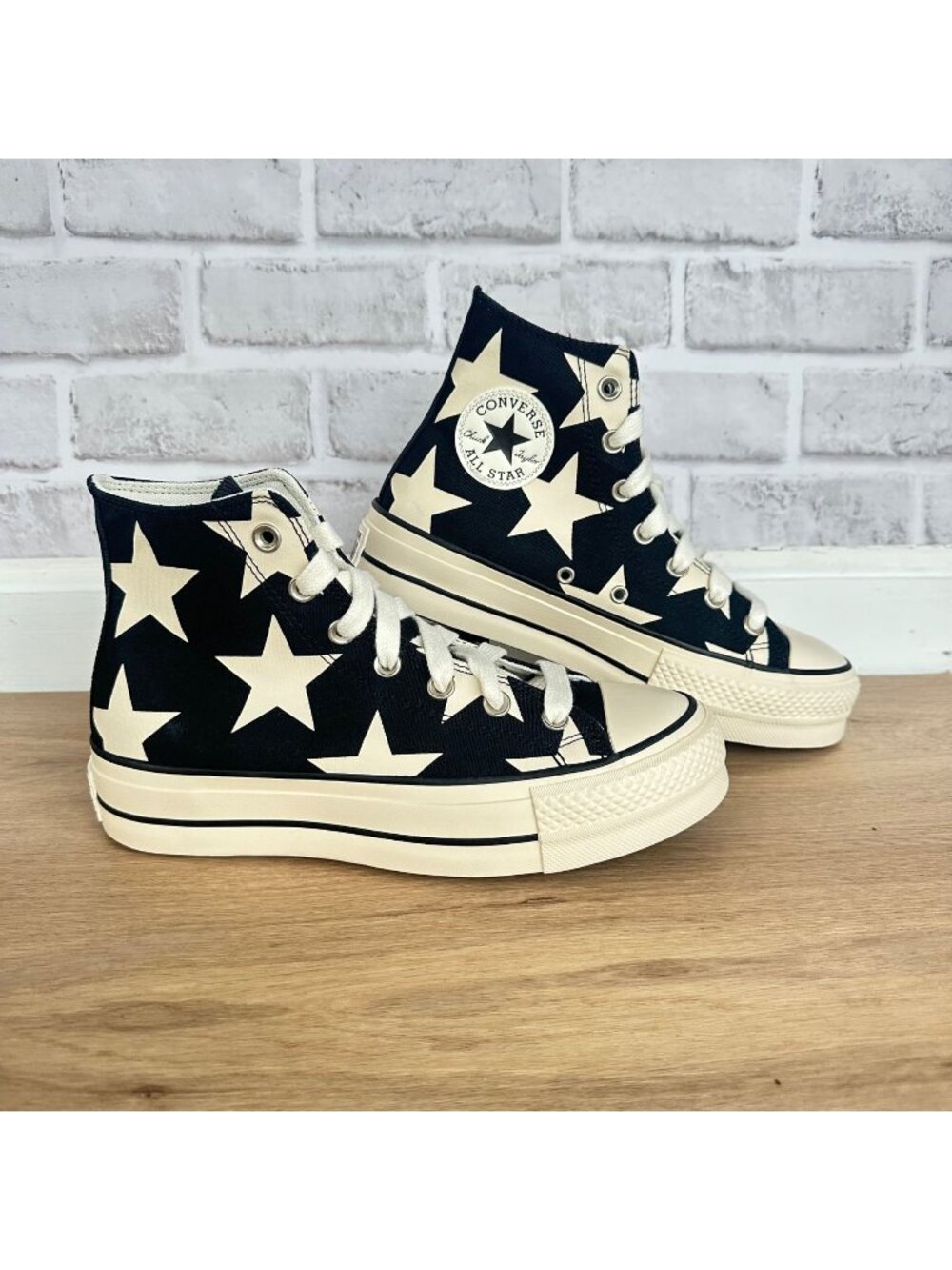 ⭐Converse Chuck Taylor All Star Lift Platform Hi Large Stars 10.5 Shoes A09903C⭐